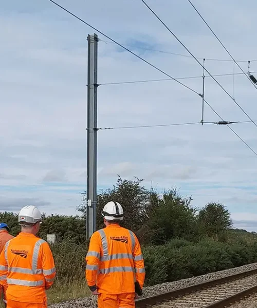 See how digital workflows increased safety and removed data-lag for a real-time view of trackside operations.