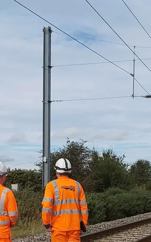 See how digital workflows increased safety and removed data-lag for a real-time view of trackside operations.